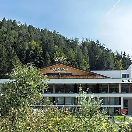 Korona, & Entertainment Hotel 4*