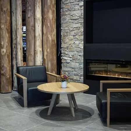 Korona, & Entertainment Отель Краньска Гора