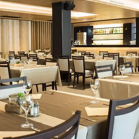 Отель Korona, & Entertainment