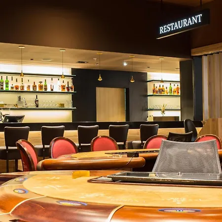 Отель Korona, & Entertainment