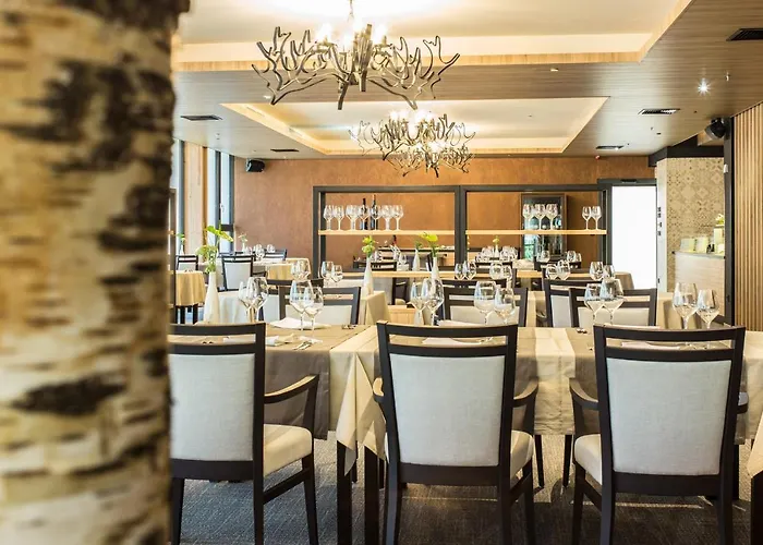 Korona, & Entertainment